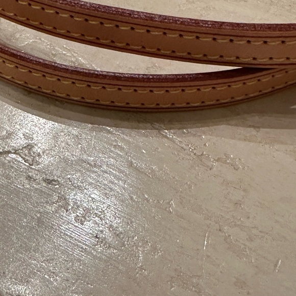 NWOT; Excellent Condition-Louis Vuitton 12mm Vachetta Leather Shoulder Strap - Picture 3 of 5